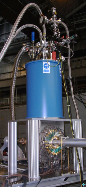 The high field spectrometer at SμS 